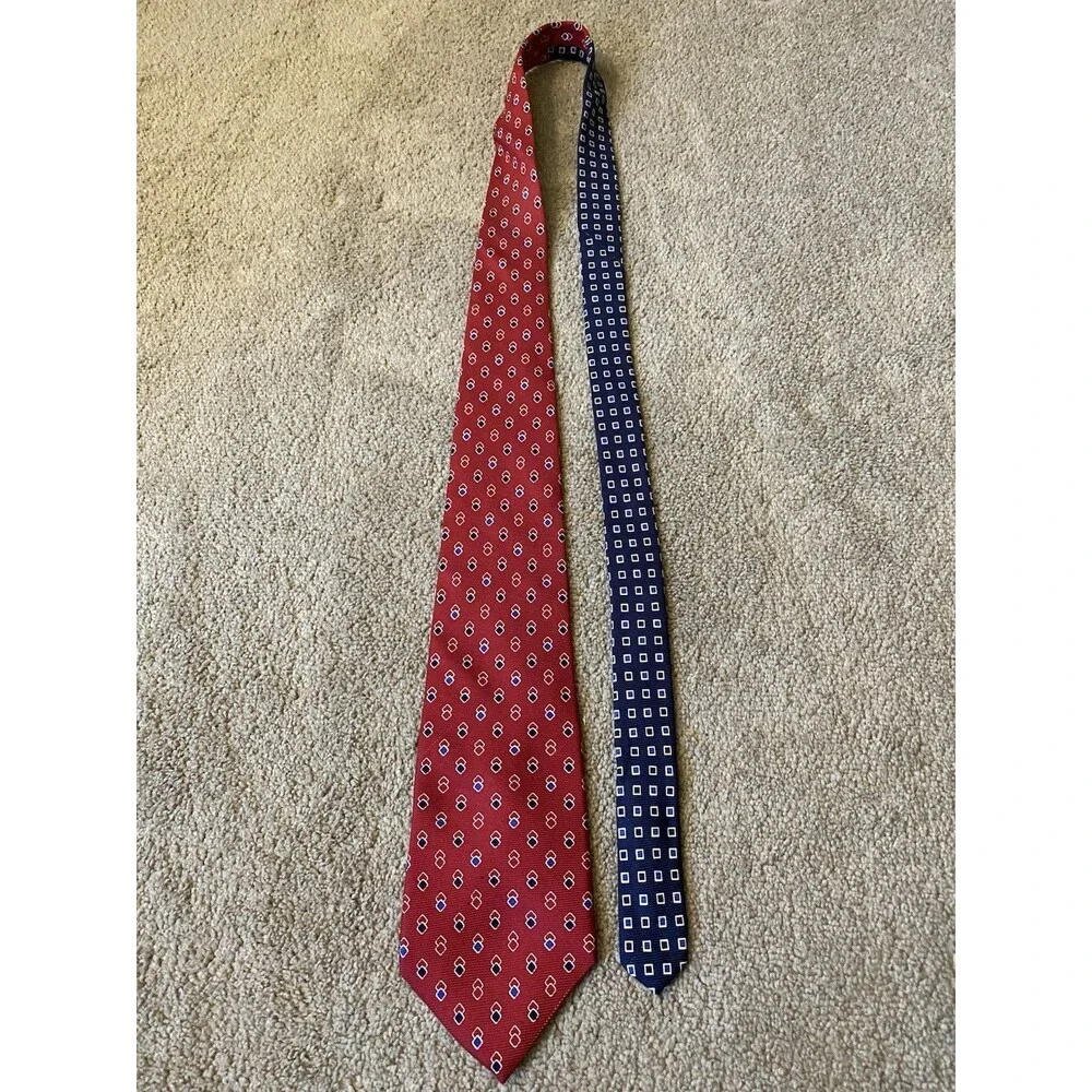 Tommy Hilfiger Vintage 100% Silk Necktie Made In USA Classic Red Blue Diamond